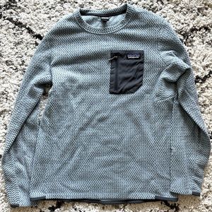 Men’s Patagonia crew neck sweatshirt, size M. Worn only once.
